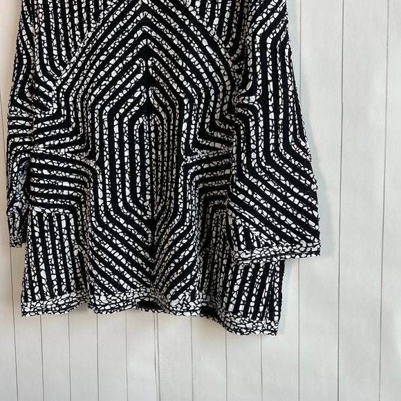 Chicos Travelers size 4 20/22 Mesh jacket abstract stripe black white artsy NEW - Picture 9 of 13